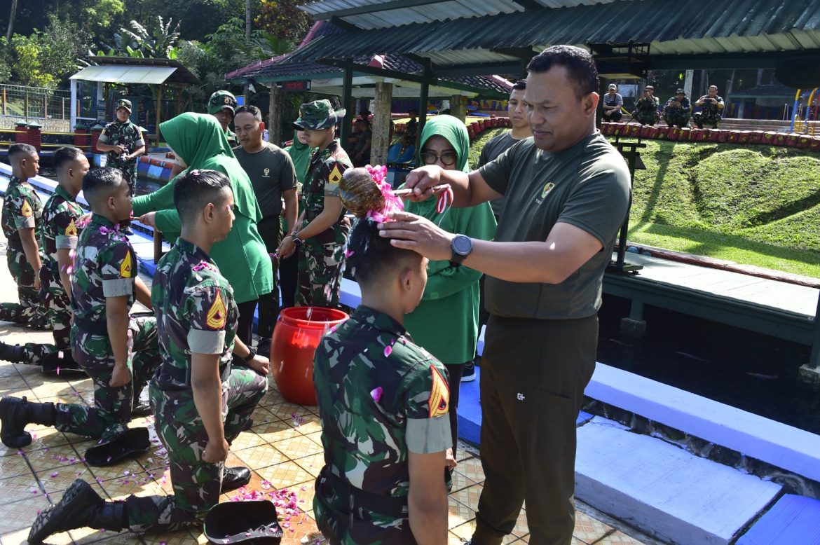 Tradisi Korps Pesta Air Taruna Akmil Tk IV/Sermatutar 