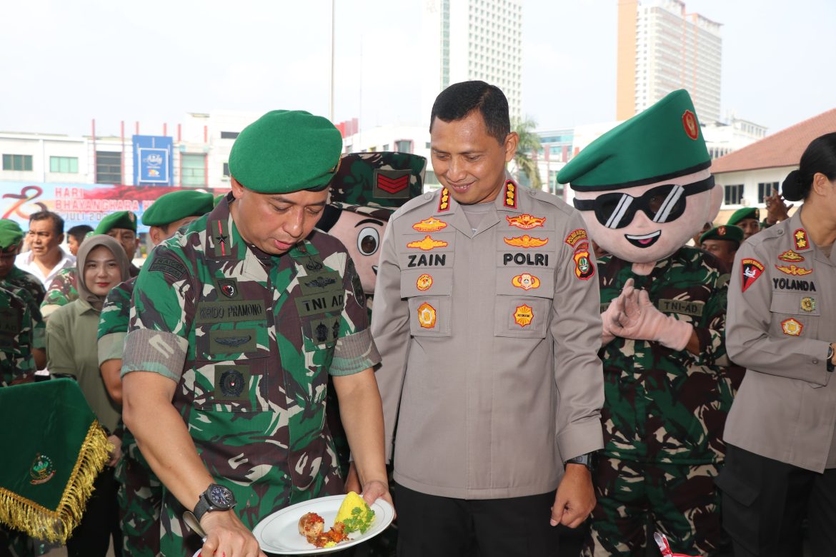 Hari Bhayangkara ke-78, Danrem 052/Wijayakrama Beri Kejutan ke Kapolres