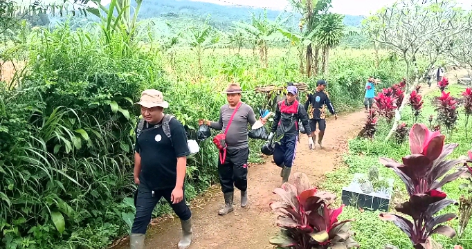 Menyambut Tahun Baru Islam, Lanjutkan Tradisi Leluhur Desa Cikendung Tanam Pohon Di Sumber Mata Air