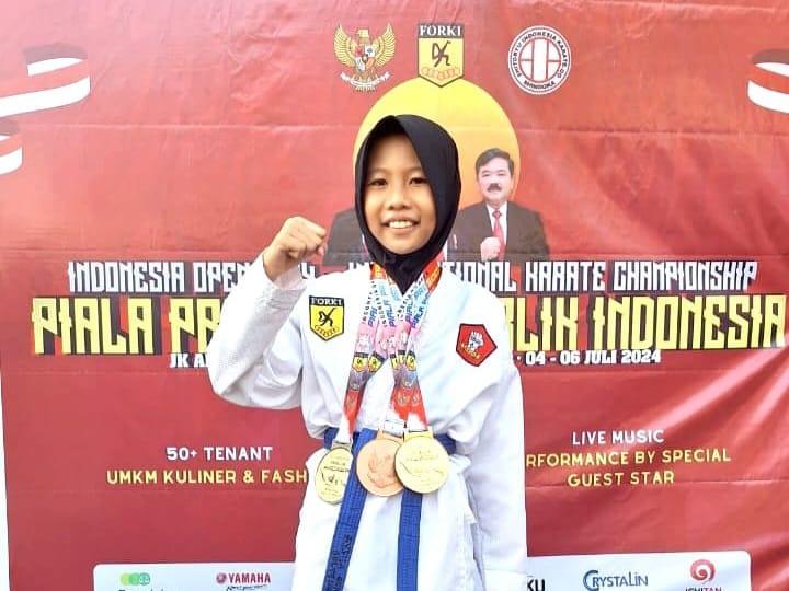 Putri Sulung Aipda Fandi Pranata Nugrah Sabet 3 Medali di Kejuaraan Karate Piala Presiden RI