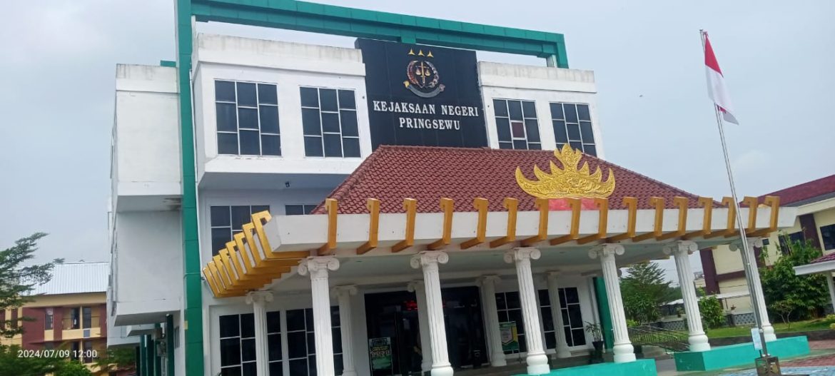 Diduga korupsi !!! DPD IWO- Indonesia Laporkan Kakon Neglasari ke Kejari Pringsewu
