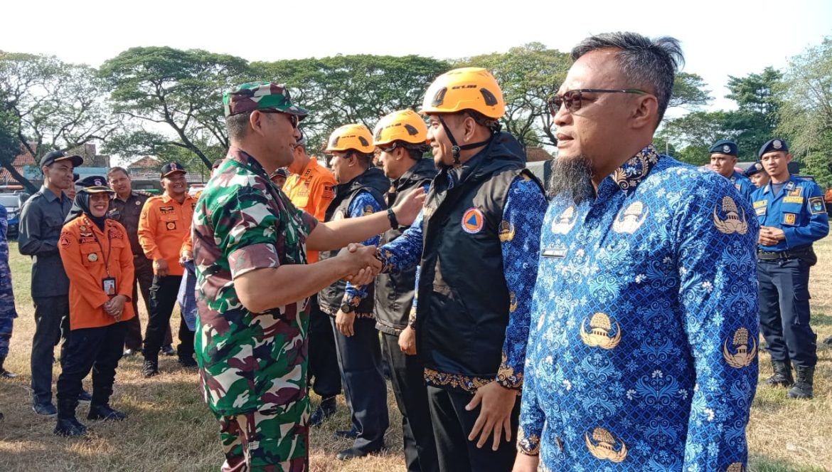 Dandim 0614/Kota Cirebon Hadiri Kegiatan Apel Kesiapsiagaan dan Geladi Bencana Hidrometeorogi Tingkat Kota cirebon