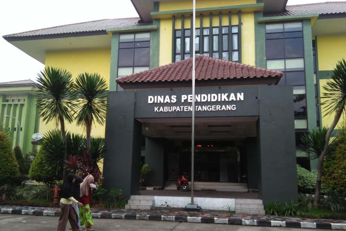 KETUA DPD LSMKPK BANTEN DESAK KPK PANGGIL KABID SD DISDIK KABUPATEN TANGERANG
