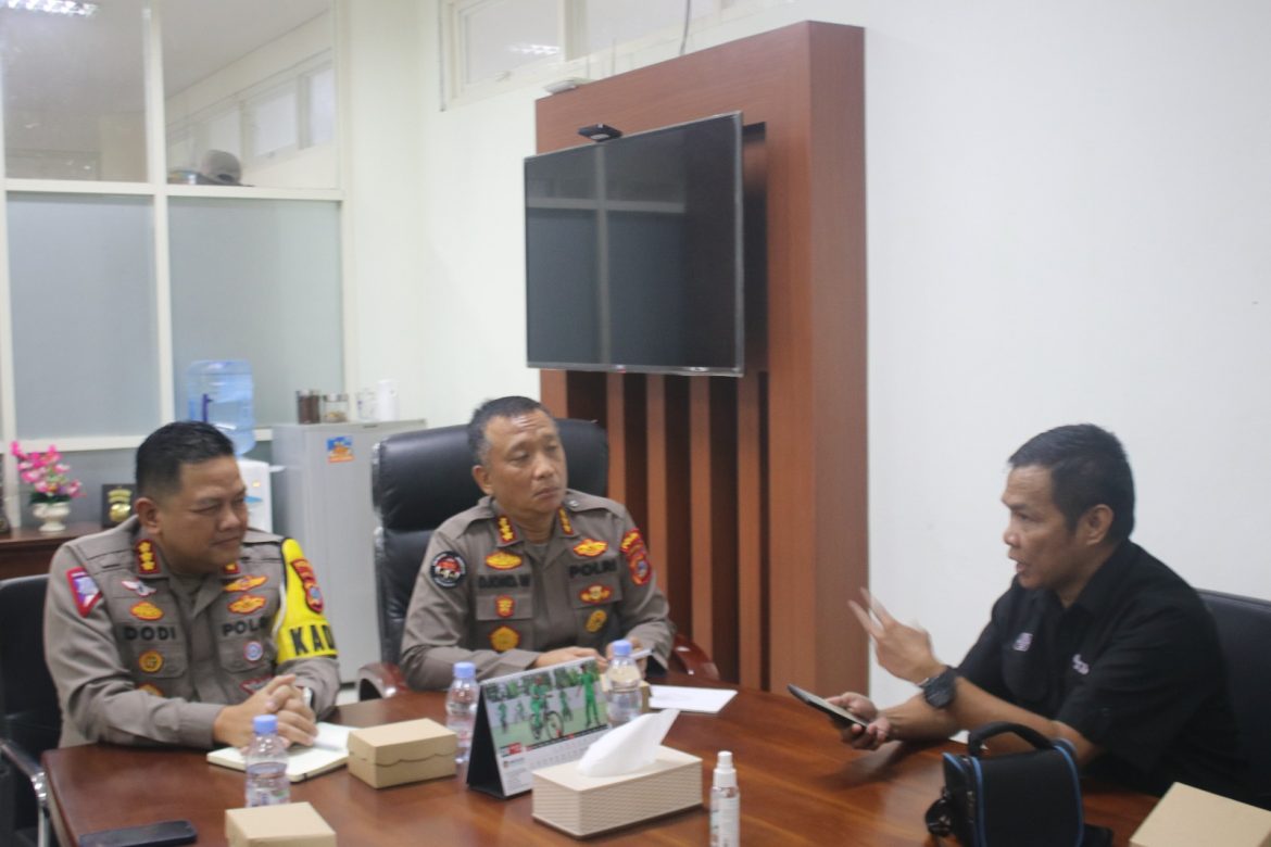 Dirlantas Polda Sulteng dihadapan Jurnalis di Kota Palu sampaikan Permohonan Maaf