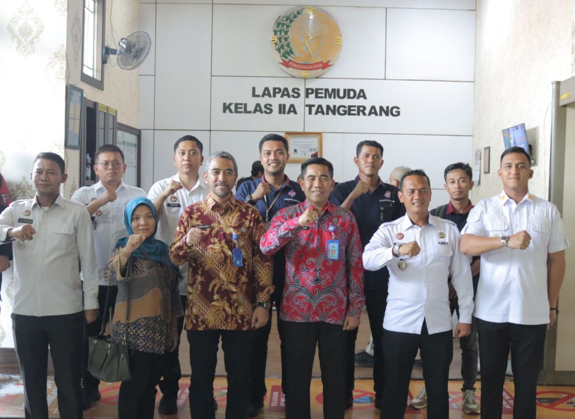 Tinjau Program Kampung Bersinar Lapas Pemuda Tangerang, Kepala BNNP Banten Beri Semangat Bersinar Kepada Warga Binaan
