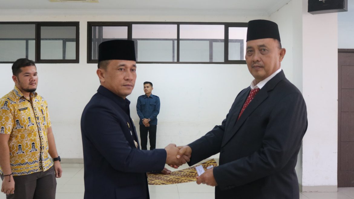 Pj Bupati Patuan Rahmat Syukur P Hasibuan S.STP.,MM Lantik Makmur Harahap ST Jadi Pj Setdakab Paluta 
