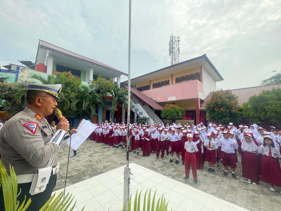 Police Goes To School, Perwira Ditlantas Polda Sulteng menjadi Pembina Upacara