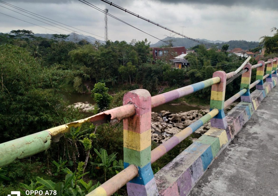 Miris !!! Jembatan Tembana Atau Jembatan Luk Ulo, Warisan Peninggalan Masa Penjajahan Belanda Kondisinya Memprihatinkan 