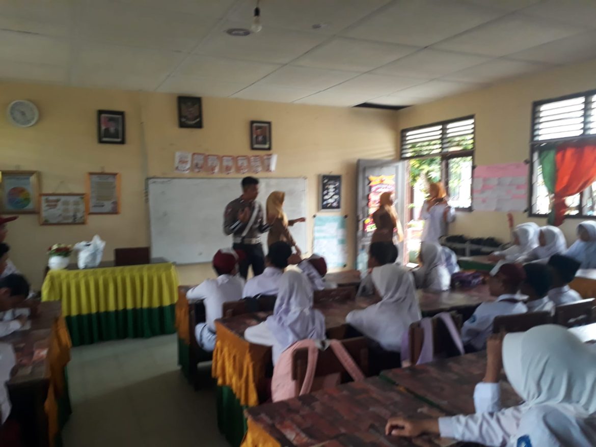 Sat Lantas Polres Bangka memberikan Sosialisasi dan edukasi