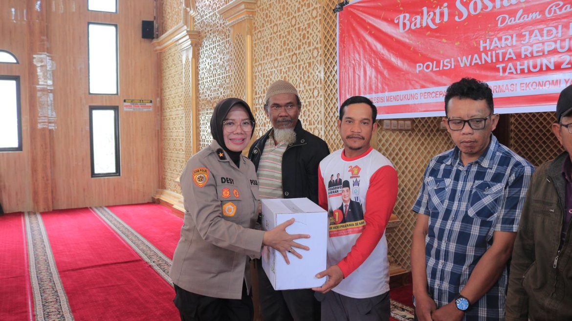 Rangkaian HUT Polwan ke 76, Ratusan Polwan Gelar Napak Tilas