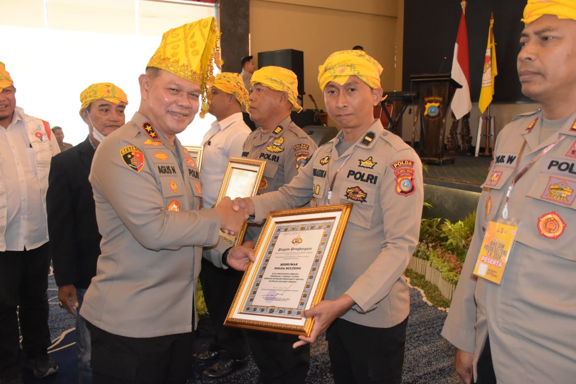 Menutup Rakernis SDM, Kapolda Sulteng : Pastikan ketersediaan personel yang kompeten dan professional