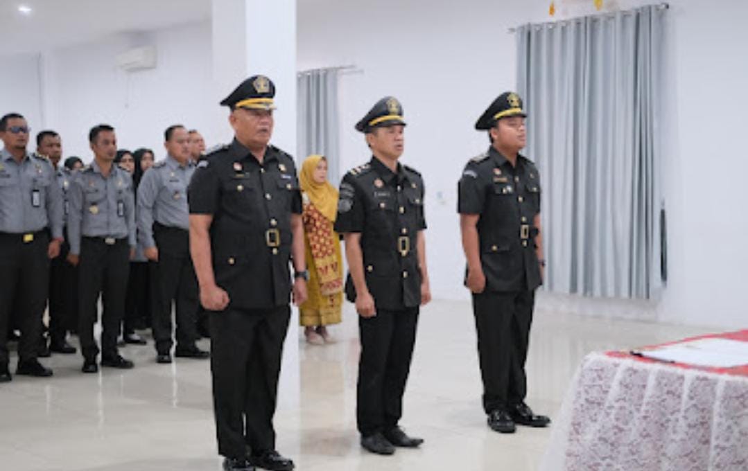 Memperkuat Fondasi Hukum: Kakanwil Kemenkumham Babel Lantik Tiga Perancang Peraturan Baru