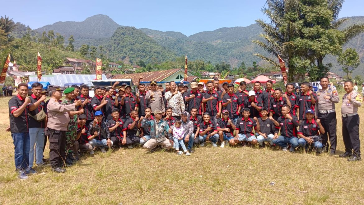 Hadir di Tengah Komunitas Angkutan Petungkriyono Raya, Kapolres Pekalongan Tekankan Keselamatan dalam Berkendara