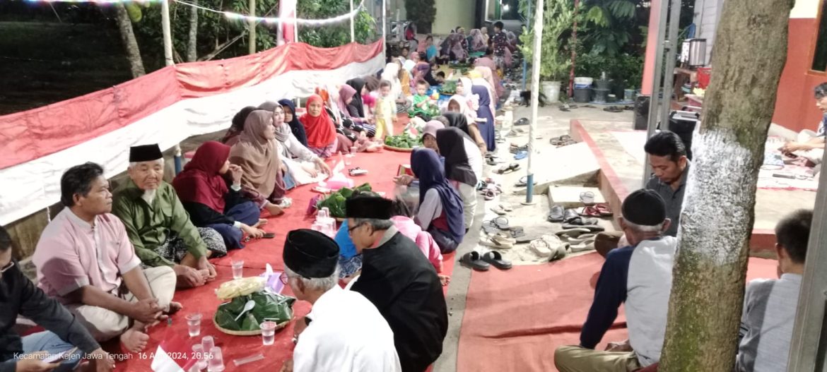 kepala Desa Nyamok hadiri tirakatan HUT RI ke-79 di 3 dukuh di Desa Nyamok.