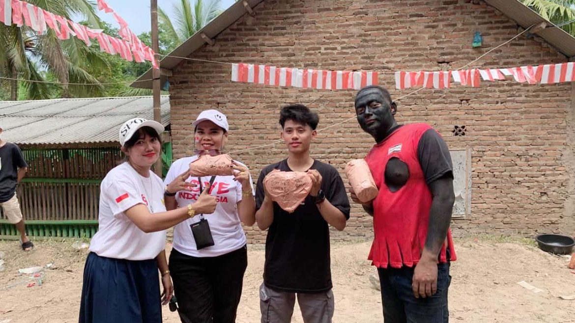 KAMPUNG CIPANAS LEGOK SRUT BIKIN GEGER MASYARAKAT DESA MANCAK, UNTUK MEMPERINGATI HARI PAHLAWAN HUT RI YANG KE-79.