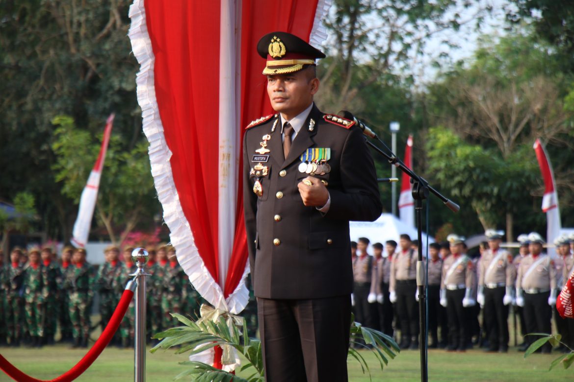 Kapolresta Magelang Pimpin Upacara Penurunan Bendera dan Aubade