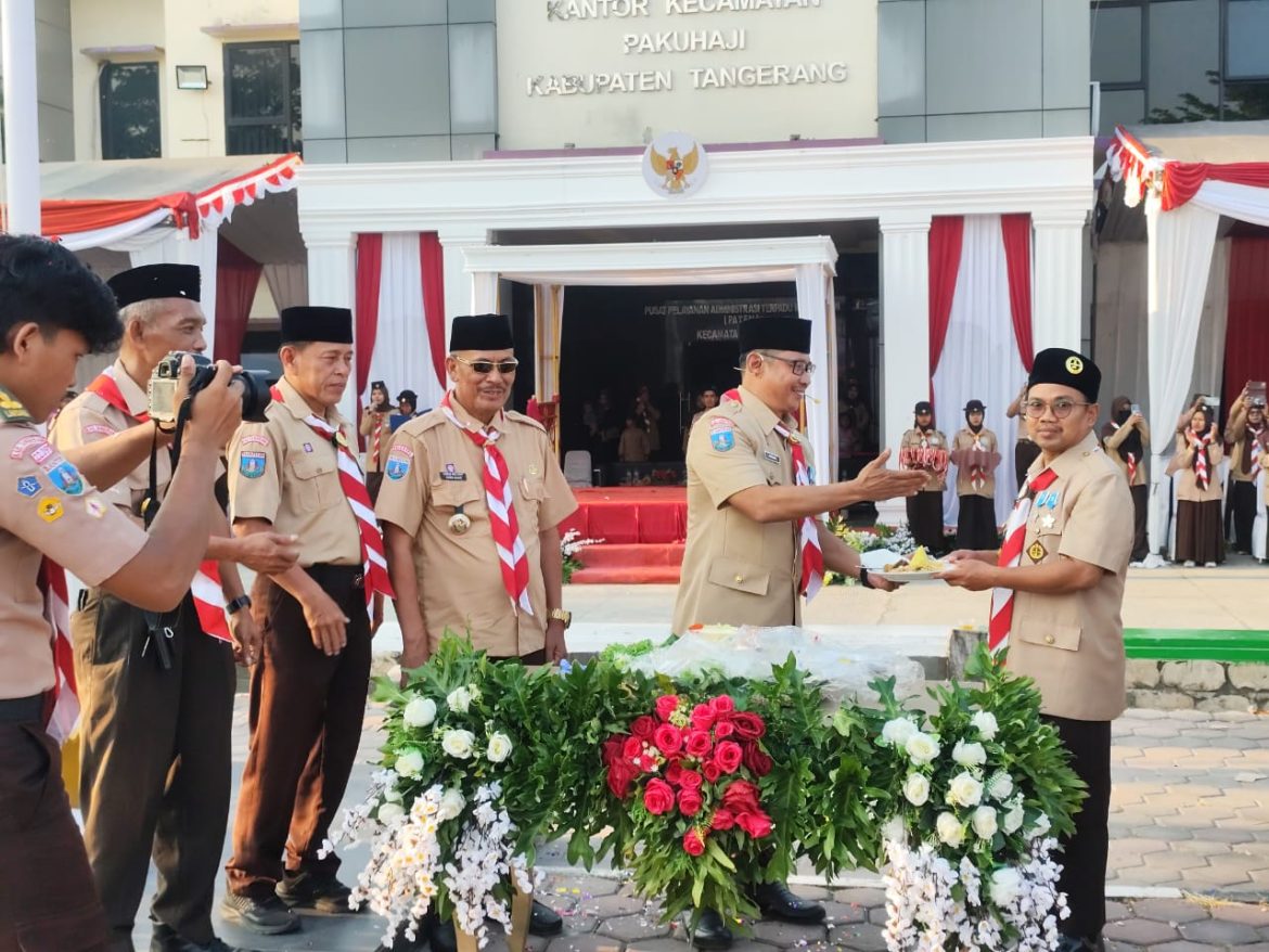Camat Pakuhaji Pimpin Upacara HUT Gerakan Pramuka Ke-63
