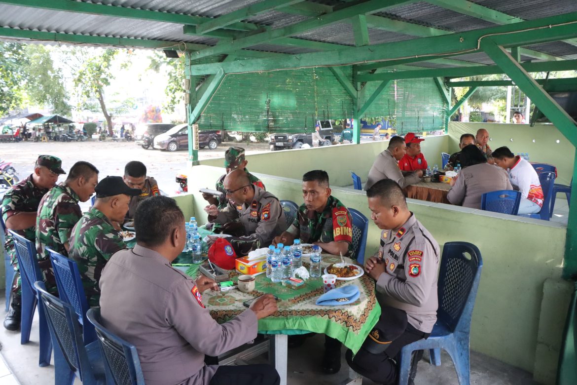 Perkuat Sinergitas TNI-Polri, Polres Bangka dan Koramil 0413 – 01 Sungailiat Gelar Ngopi Bersama.