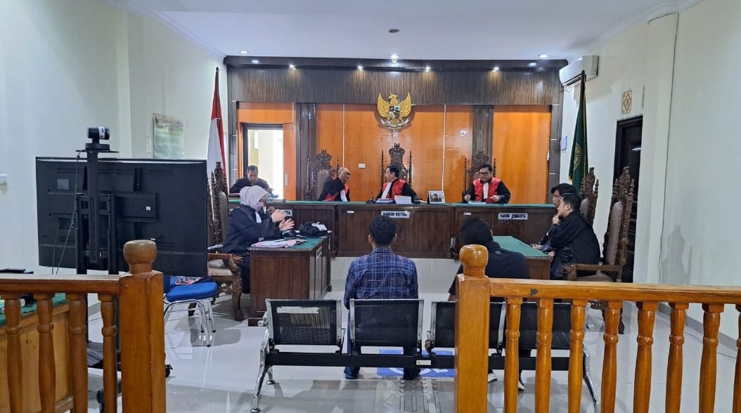 Sidang terdakwa kasus penghalangan penambangan PT Gorby Putra  Utama (GPU).