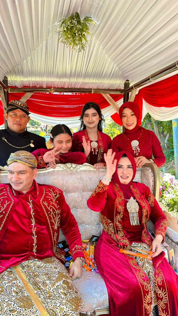 Kirab Mobil Hias Meriahkan Hari Jadi Kabupaten Pekalongan Ke 402