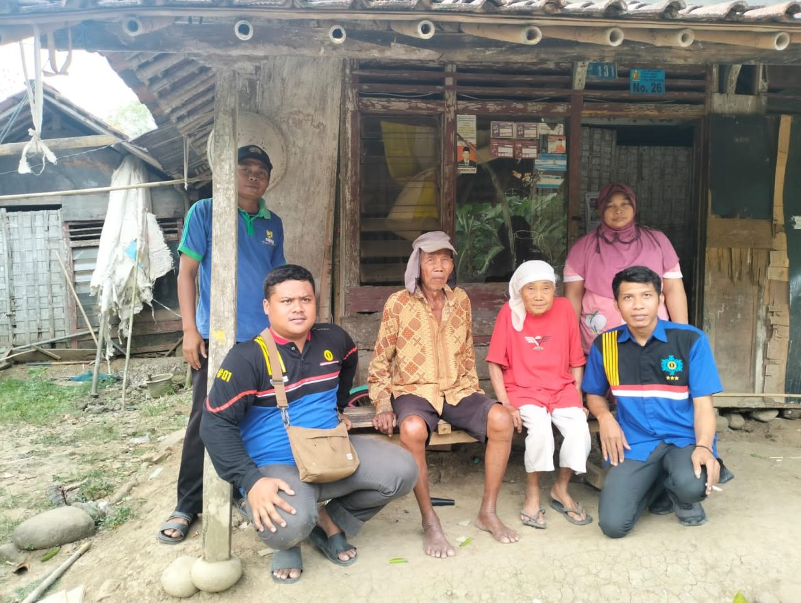 DPD Opshid Front Ketuhanan yang Maha Esa Kabupaten Pekalongan Lakukan Survei Ulang Rencana Pembangunan Rumah Syukur Layak Huni Shiddiqiyyah untuk Nenek Suparti di Desa Watu Gajah