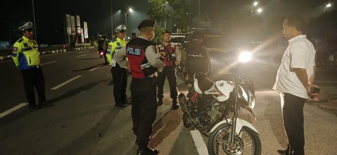 Cipta Keamanan, Polres Langkat Lakukan Patroli Blue Light