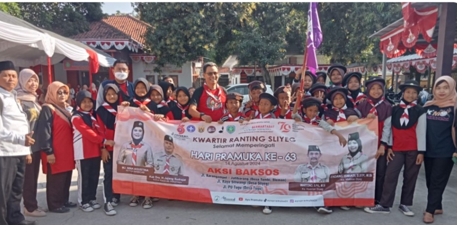 HUT Pramuka ke-63, Kwartir Sliyeg Adakan Aksi Baksos Bersih-bersih Lingkungan Sekitar