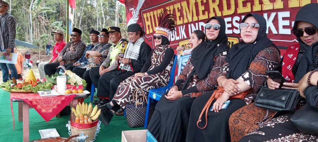 KARNAVAL SENI DAN BUDAYA DESA CANDISARI KECAMATAN SECANG MAGELANG BERJALAN SANGAT MERIAH
