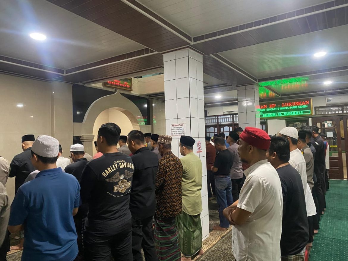 Dirbinmas Polda Banten Kombes Pol. Dr. Raden Muhammad Jauhari SH., S.I.K., M.Si Dampingi Kapolda Giat Shalat Subuh Keliling