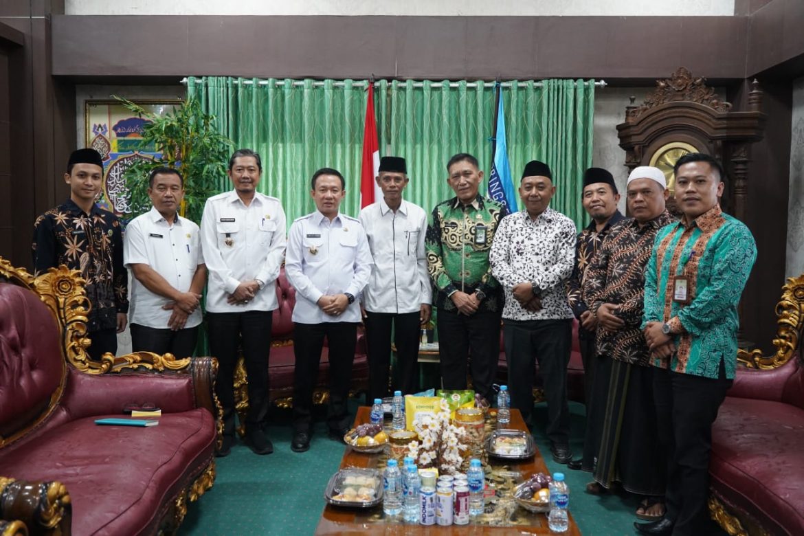 Pj. Bupati Pringsewu Dr. Marindo Kurniawan, ST., MM Terima Kunjungan Silaturahmi Dewan Pengurus Masjid Kabupaten Pringsewu.