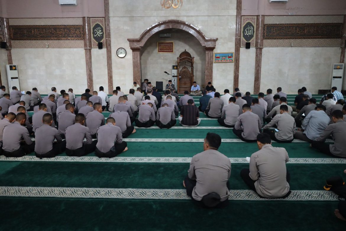Dirbinmas Laksanakan Pembinaan Rohani dan Mental Terhadap Seluruh Anggota Polda Banten