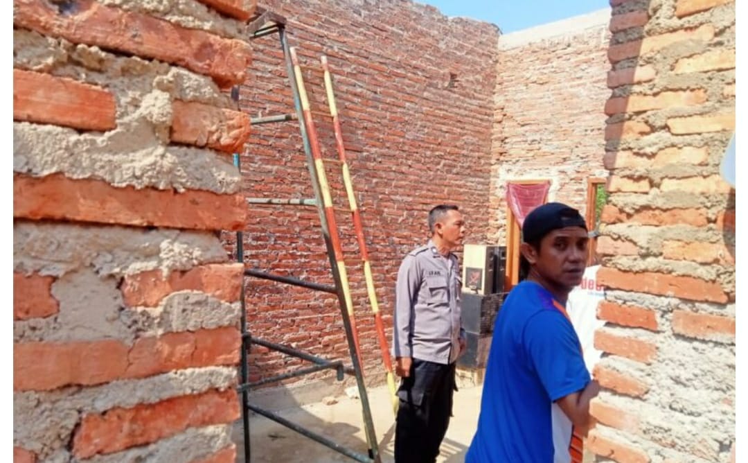 PPDI Kecamatan Kajen Memberikan Bantuan Kepada Korban Angin Puting Beliung