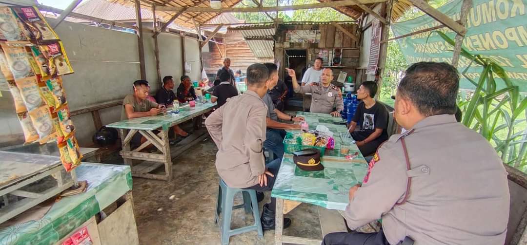 Bhabinkamtibmas Polsek Gebang Laksanakan Kegiatan Cooling System dan Edukasi Warga untuk Jaga Kamtibmas.