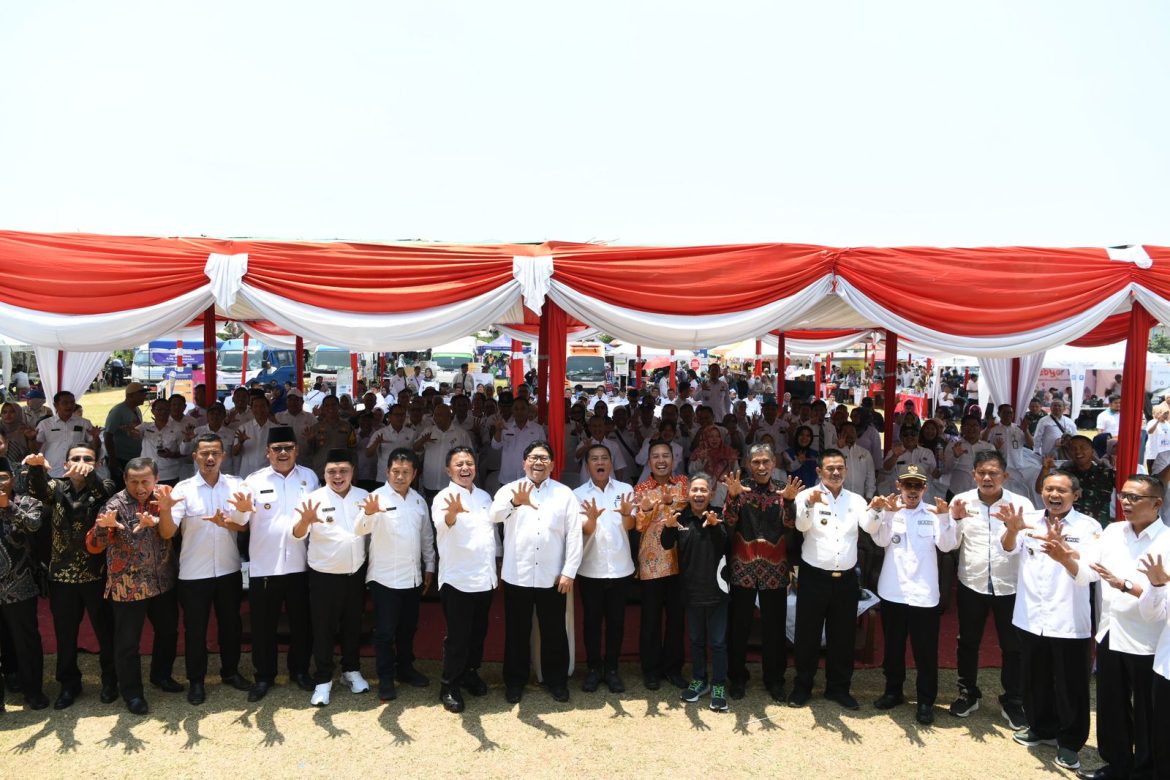 18 Desa Dicanangkan sebagai Desa Ramah Pelayanan Publik _Herman Suryatman: Penguatan Desa Kunci Sukses Jabar Maju_