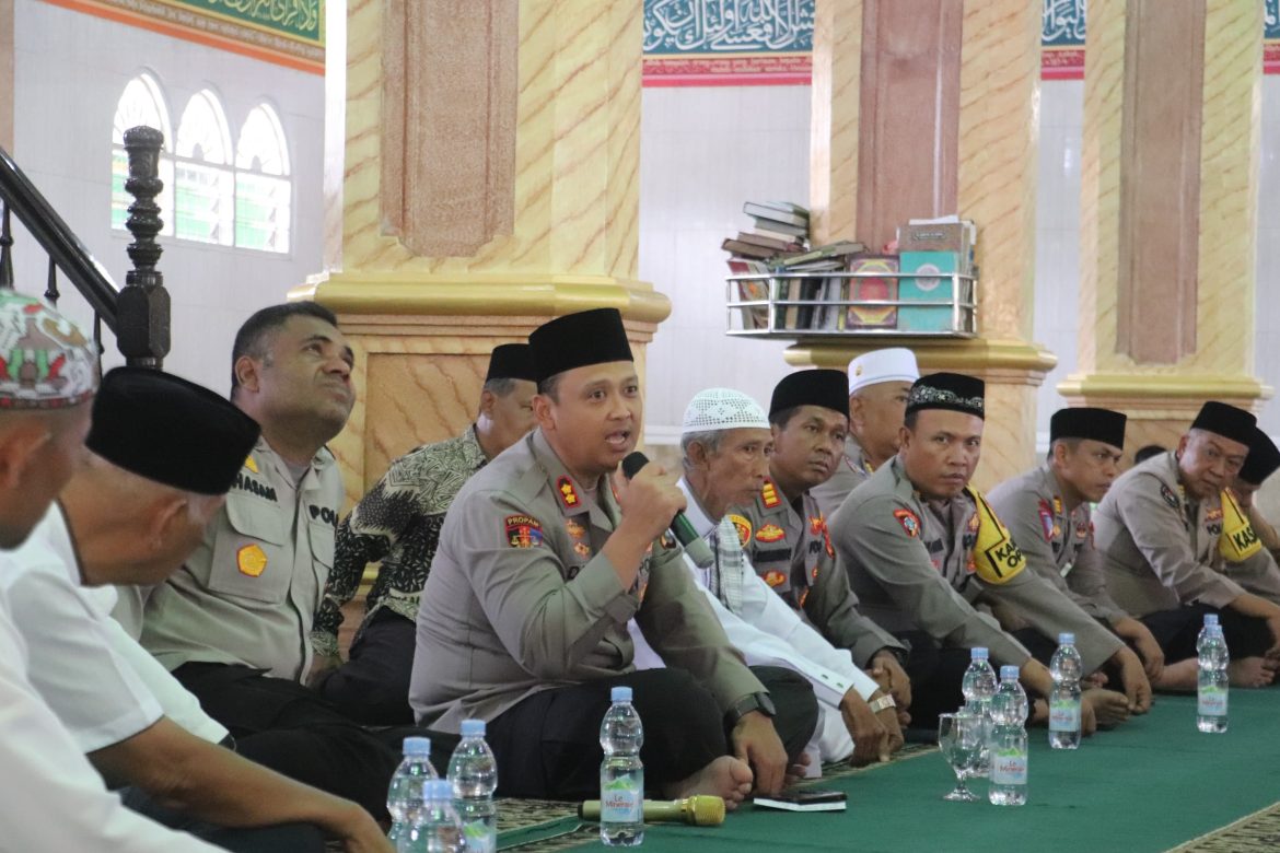 Giat Jumat Curhat, Kapolres Langkat Serap Aspirasi dan Sampaikan Pesan Kamtibmas Jelang Pilkada.