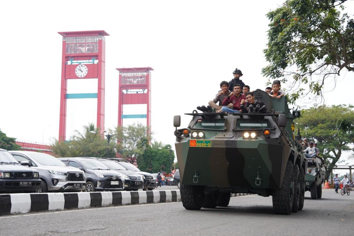 Keseruan, Joy Ride naik dan berkeliling Palembang dengan Alutsista Kodam II/Swj