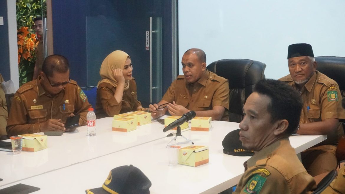 Pj. Bupati Langkat Tekankan Pengendalian Inflasi dan Percepatan Pengangkatan Kepala Sekolah dalam Zoom Meeting Nasional.