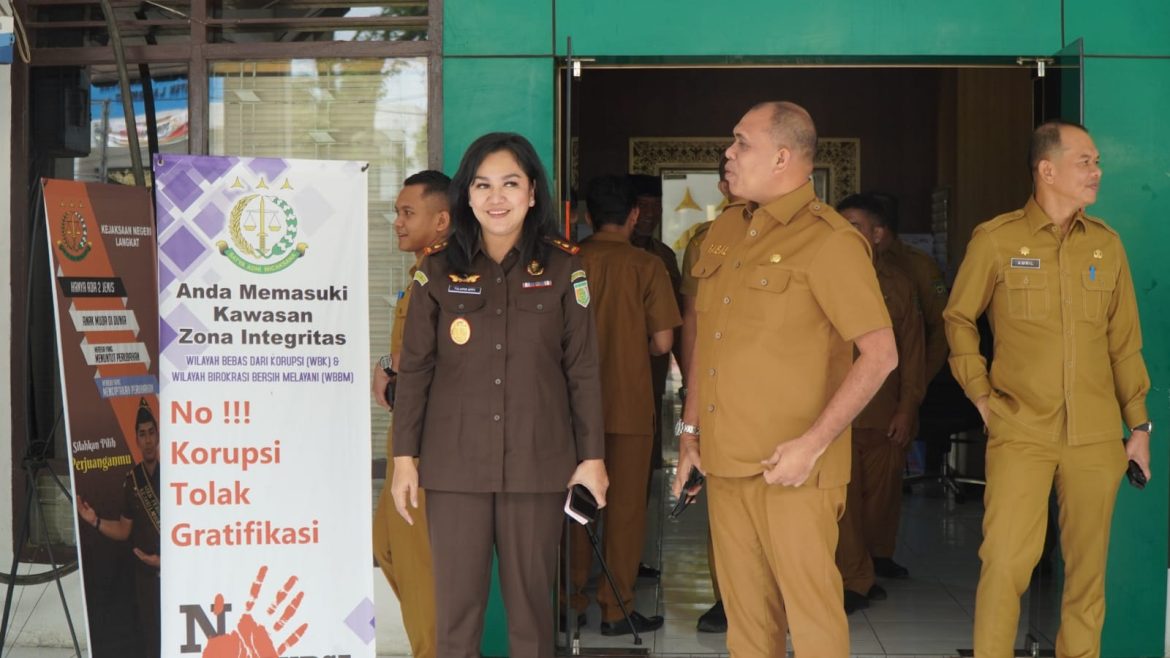 Pj. Bupati Langkat Teken MoU dengan Kejaksaan Negeri: Perkuat Penegakan Hukum Perdata dan Tata Usaha Negara.