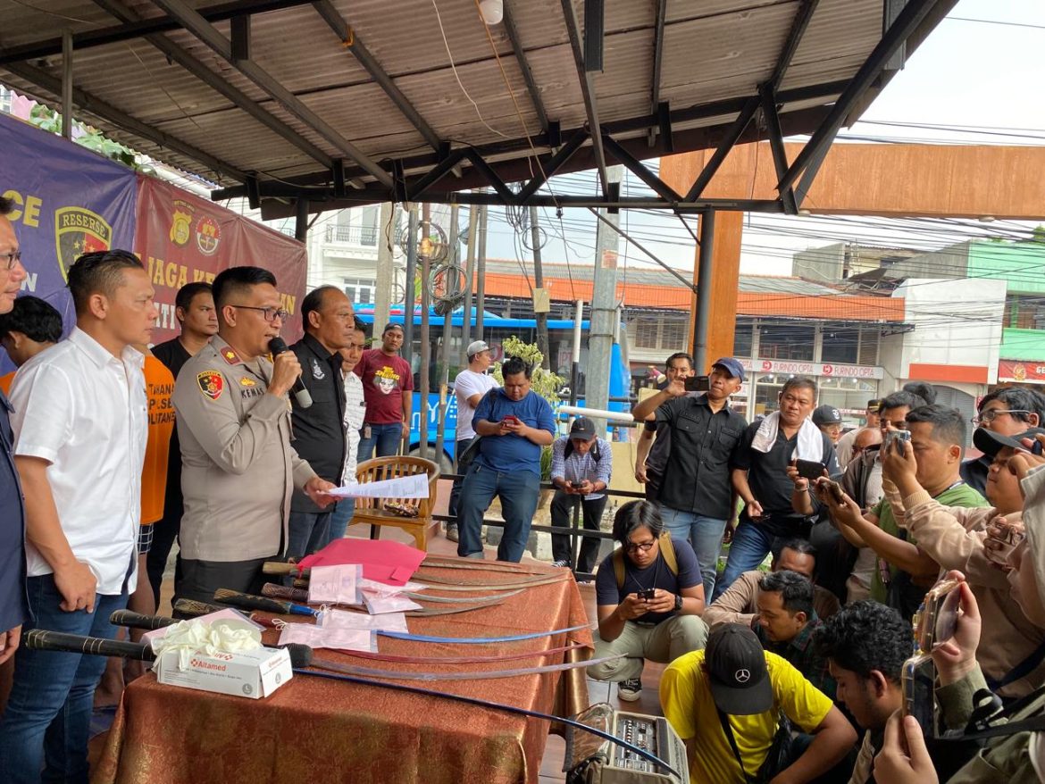 Diduga Akan Tawuran, 5 Remaja Berikut 9 Sajam Diamankan Polsek Ciputat Timur