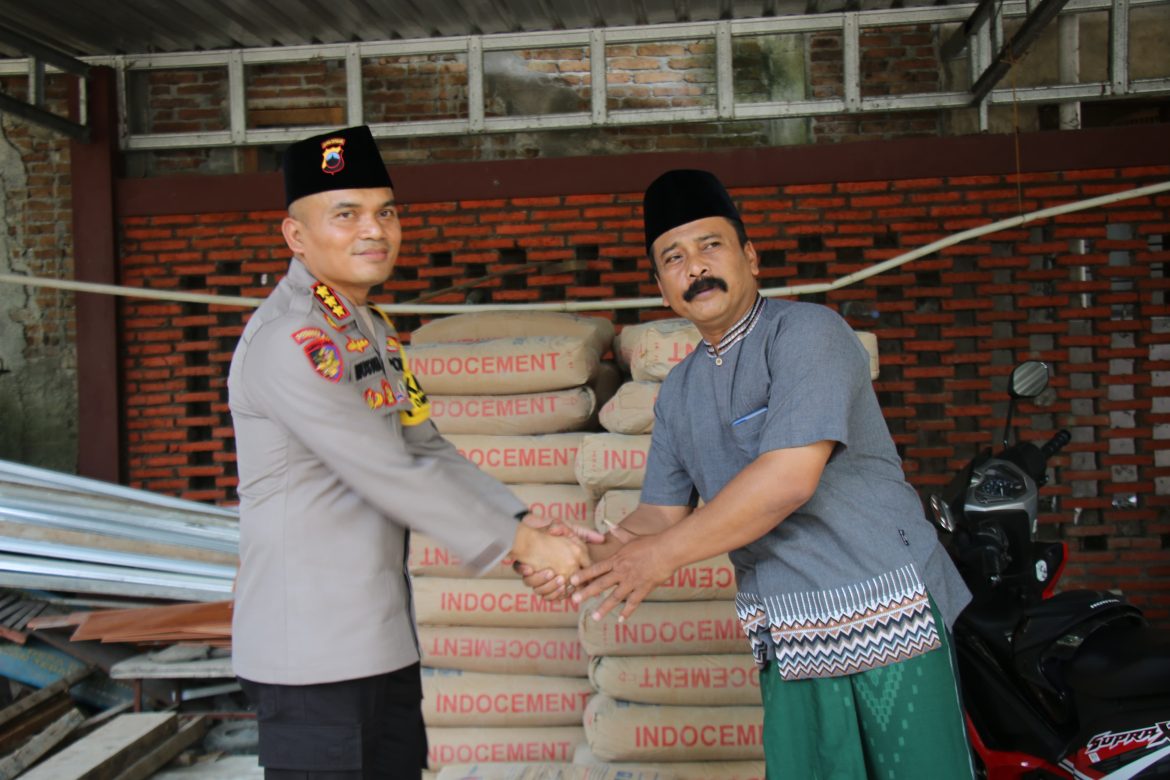 Polresta Magelang Peduli Tempat Ibadah, 2.200 Sak Semen Disalurkan Ke Tempat Ibadah