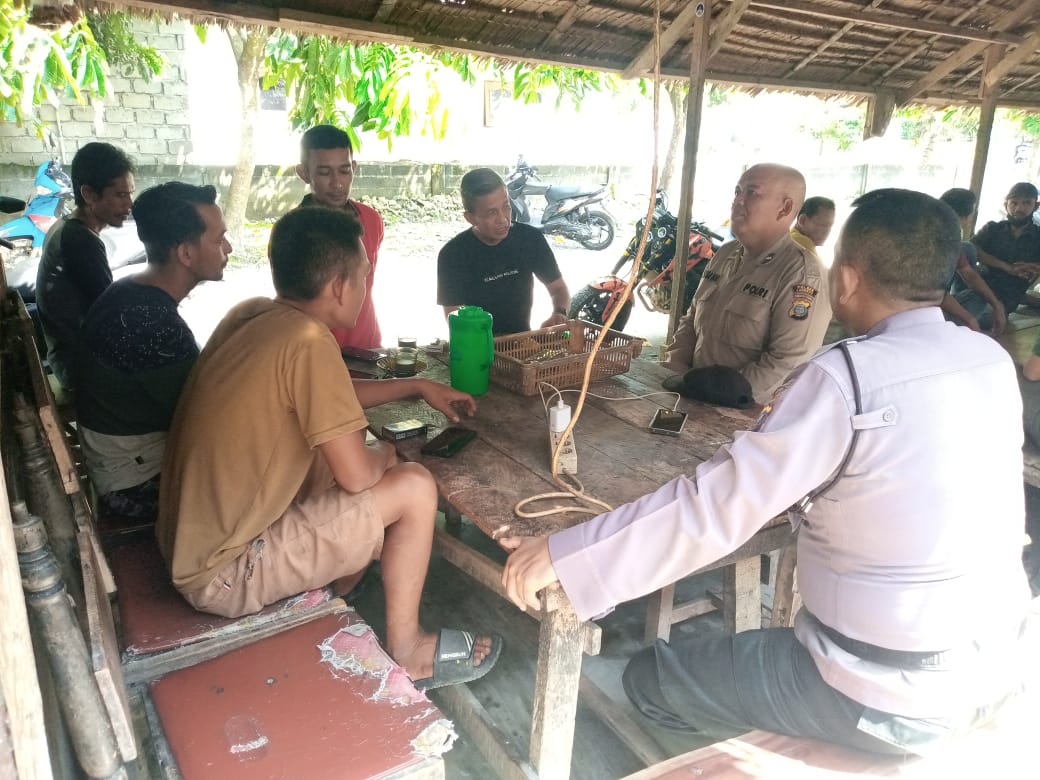 Sat Binmas Polres Langkat Laksanakan Sosialisasi dan Edukasi Kamtibmas di Desa Pantai Gemi.