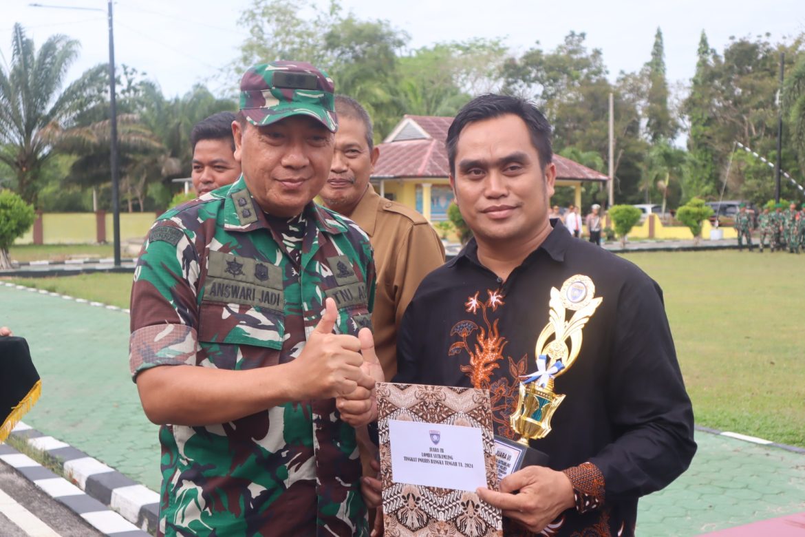 POLRES BANGKA TENGAH GELAR APEL KASATKAMLING 2024 DAN BERI PENGHARGAAN SATKAMLING