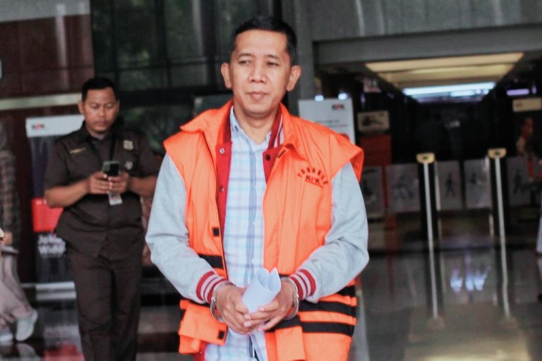 Ajudan Gubernur Maluku Utara Dihukum 4,6 Tahun Penjara dan Denda 300 Juta