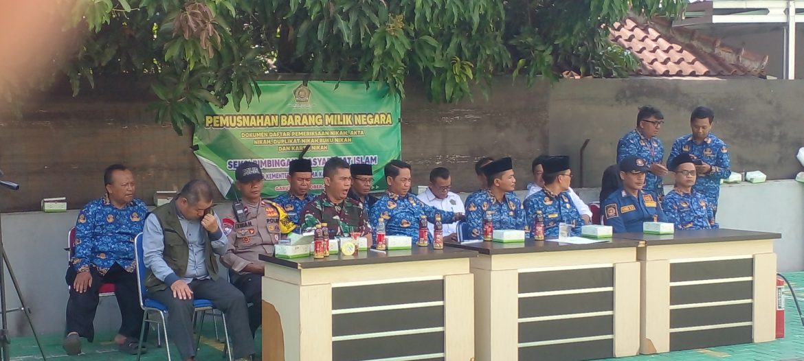 Kementerian Agama Kabupaten Garut Musnahkan Dokumen Negara Demi Keamanan Data