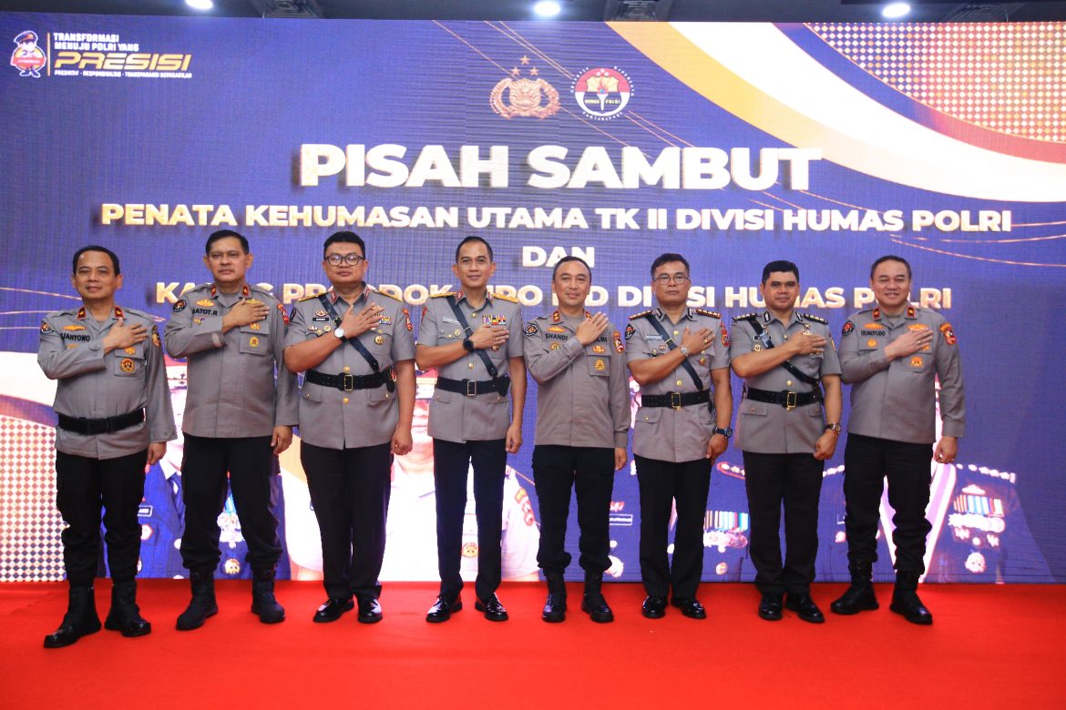 Irjen Sandi Pimpin Sertijab PJU Baru Humas Polri