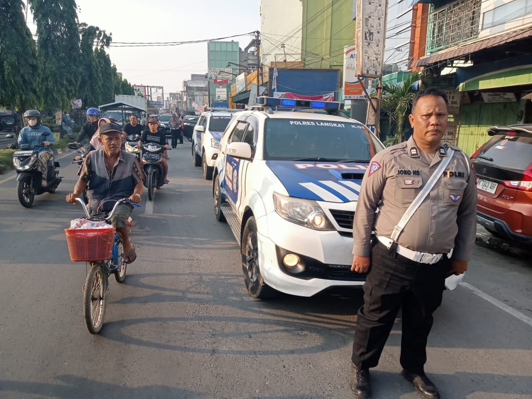 Satgas Ops Mantap Praja Lakukan Pengamanan Kampanye Dialogis Calon Gubernur Sumut dan Calon Bupati Langkat. 
