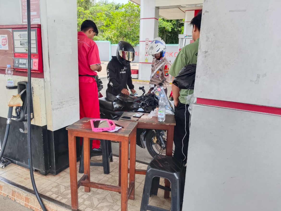 SATLANTAS POLRES BANGKA TENGAH HUNTING PELANGGAR LALU LINTAS