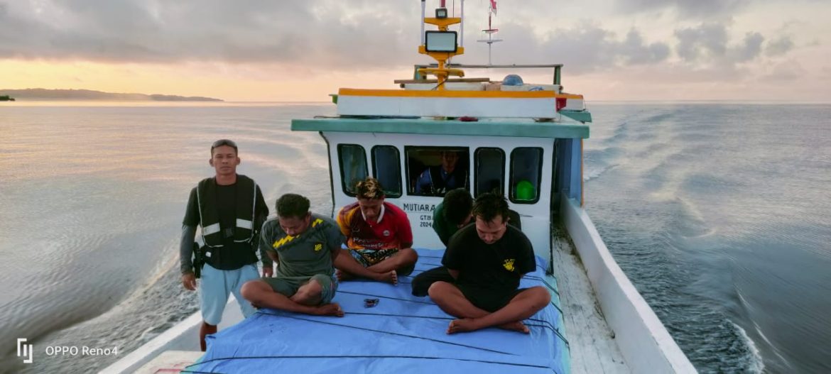 Sinergi Ditpolairud Polda Sulteng-PSDKP Amankan Kapal Penadah Ikan Hasil Destructif Fishing