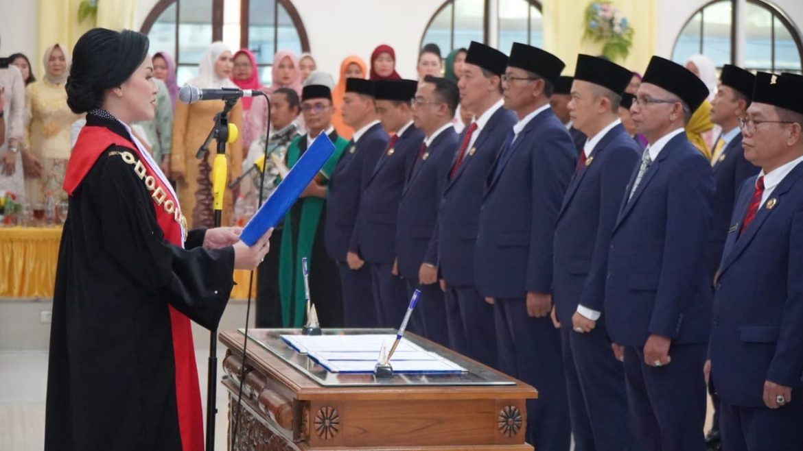 Pj. Bupati Langkat tekankan Sinergitas DPRD dan Kepala Daerah pada Pelantikan 50 Anggota DPRD Langkat Periode 2024-2029.