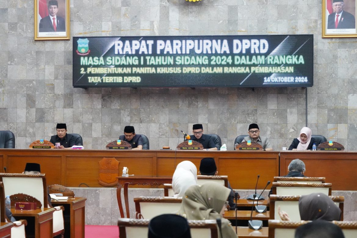 Pj Bupati Garut Hadiri Rapat Paripurna DPRD Bahas Propemperda 2024